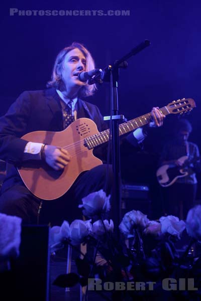 CHRISTOPHER OWENS - 2012-12-08 - PARIS - Gaite Lyrique - 